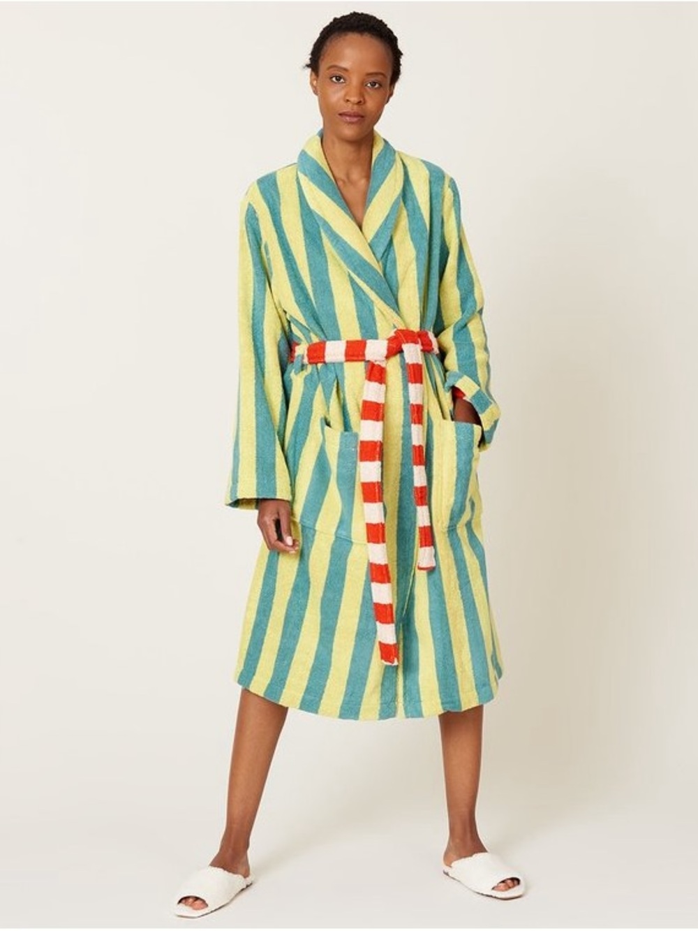 Dusen Dusen Robe - Picture 1 of 6